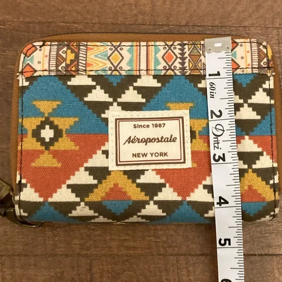 Aeropostale Western Aztec Pattern Wristlet Wallet NEW - Picture 10 of 10